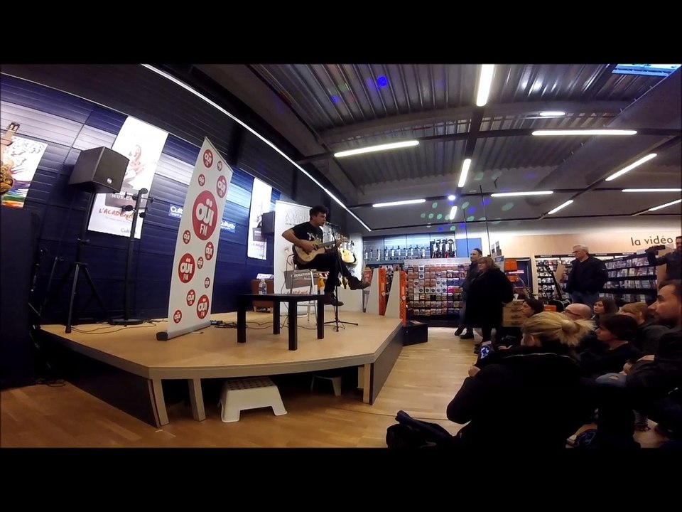 Romain Humeau-showcase-Paris-2017
