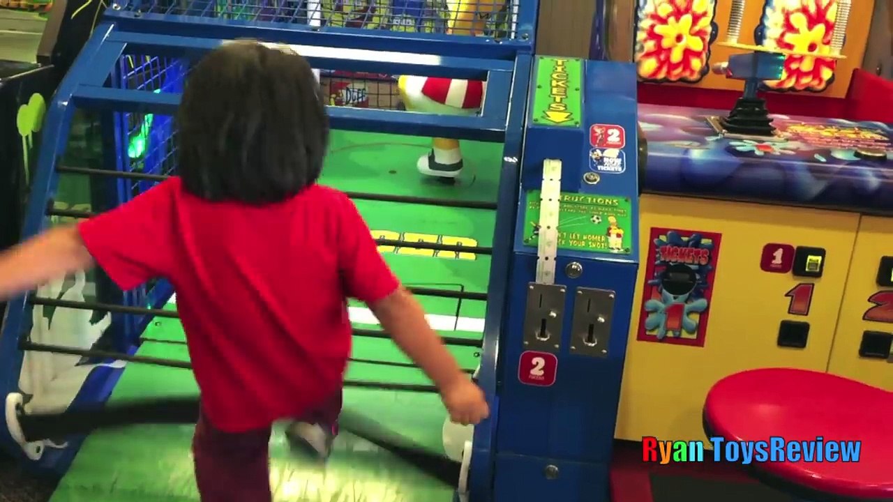 Chuck E Cheese Family Fun Indoor Games and Activities for Kids Children Play Area Ryan ToysReview