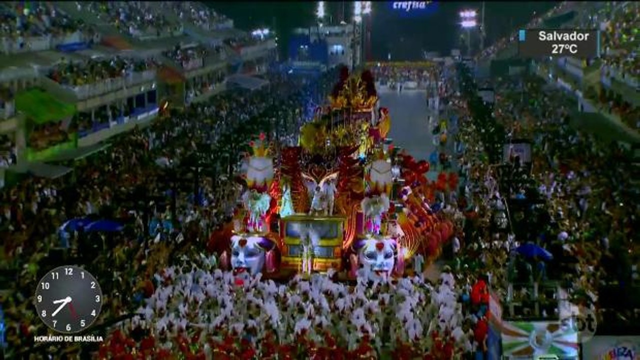 Estreante na Sapucaí, Ivete Sangalo dá show em desfile da Grande Rio