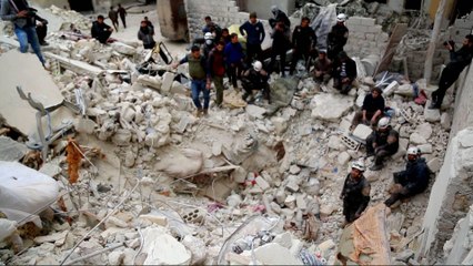 Syria's war: Air strikes kill at least 20 in Ariha