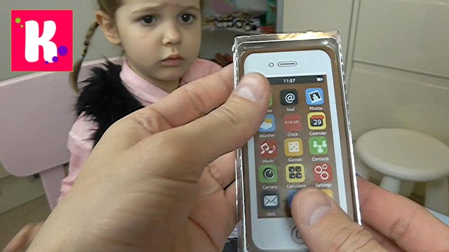 Супер Кладовка с необычными конфетами Разозлили маму Сникерс у Макса в яйце iPhone 7 для Кати дети Bad BABY новые серии