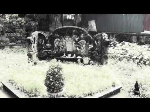 Ngôi mộ giữa đường ở Thủ đô và những câu chuyện kỳ quái! [Chuyện lạ Việt Nam]