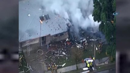 ABD'de Uçak Evlerin Üzerine Düştü: 4 Ölü