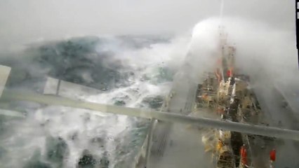 Okyanusta Fırtınaya Yakalanan Gemi - Ship İn Bigstorm BadWeather At Ocean
