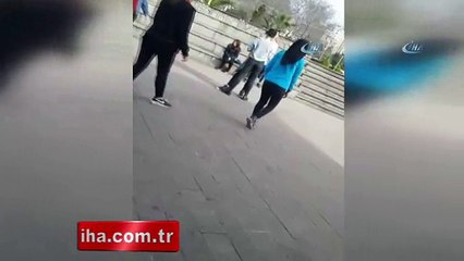 Liseli kızların saç saça kavgası kamerada