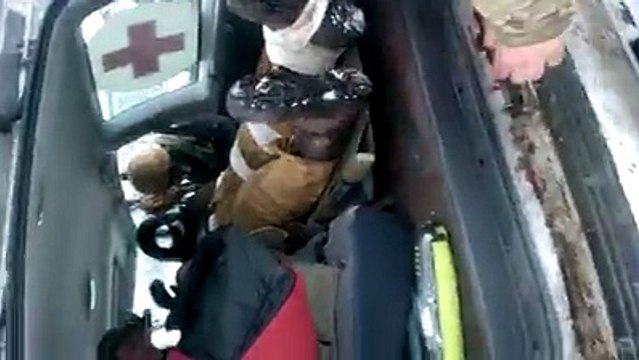 Порошенко дай нам хотя бы одну машину для вывоза мертвых и раненых