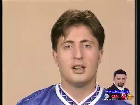 Sarı mavi yeşil meşil farketmez Yürüyoruz aynı yolda biz Futbolu şiddet sanan taraftarlara Yanlış kararlara lafımız