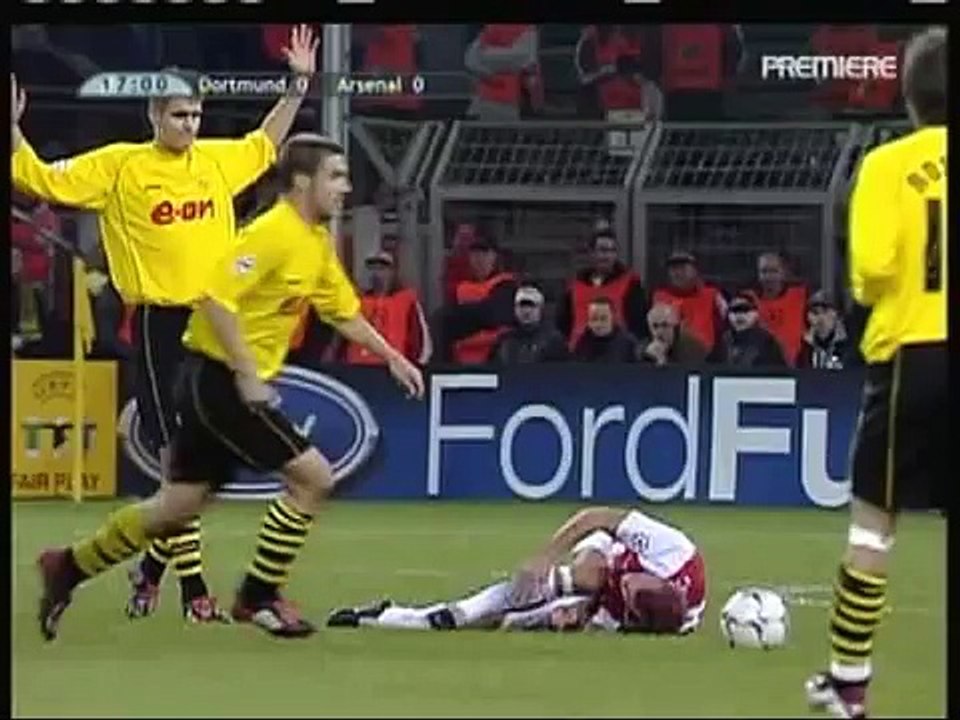 30.10.2002 - 2002-2003 UEFA Champions League Group A Matchday 5 Borussia Dortmund 2-1 Arsenal