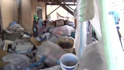 Mersin'de Bir Evden 4 Kamyon Çöp Çıktı