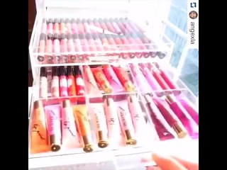 Un dressing à accessoires et makeup