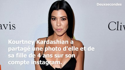Kourt­ney Karda­shian publie une photo de sa fille qui choque les internautes