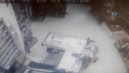 Maskeli Soyguncular Güvenlik Kamerasında