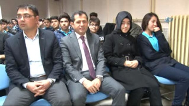 Altunyaldız, İmam Hatipli Öğrencilere 28 Şubat'ı Anlattı