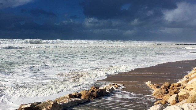Alerte orange vagues-submersion en Gironde : de fortes vagues à Lacanau