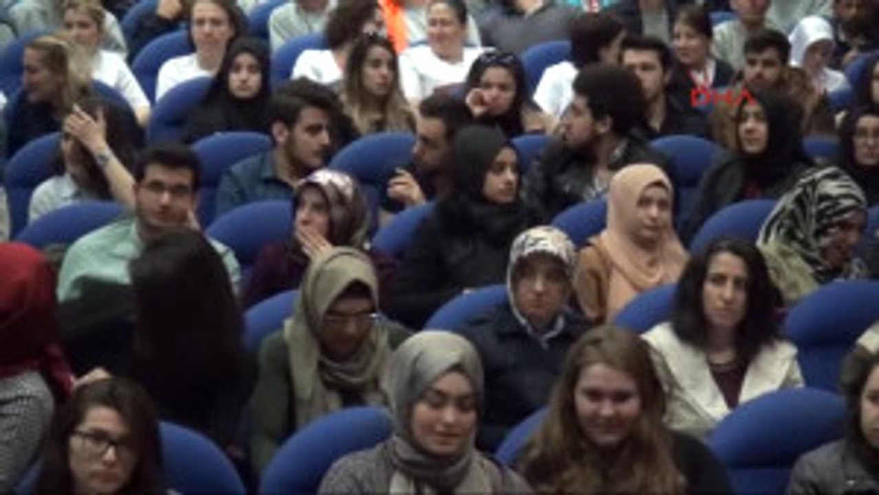 Samsun Kurtulmuş, Üniversite Öğrencileriyle Birlikte Yemek Yedi