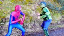 Человек-паук против Бэтмена Эпичная пукает армрестлинг вызов кино Вт/ забавный супергерой в реальной ли