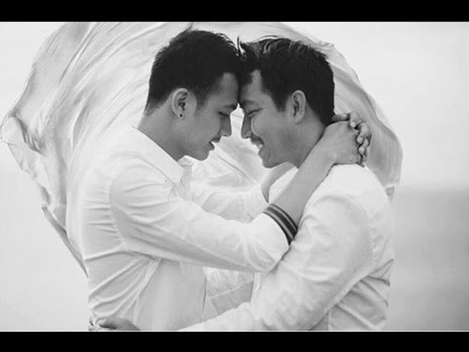 Đám cưới lãng mạn của cặp đồng tính Việt trên đảo Bali