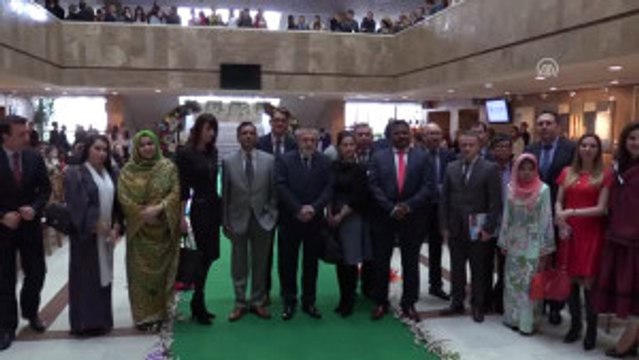 Geleneksel Kıyafetler Podyuma Çıktı