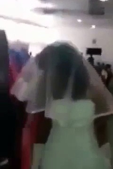 Horreur au mariage de cette femme : la maîtresse de son futur mari se pointe avec la même robe de mariée
