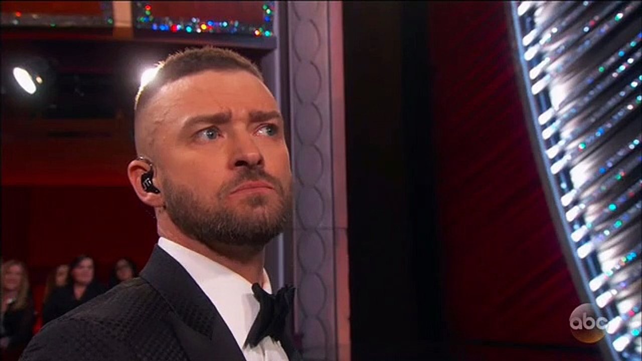 Jimmy Kimmel Opens The 2017 Oscars By Burying The Hatchet With Matt Damon & Giving 'Overrated' Meryl Streep A Standing Ovation! Watch!!