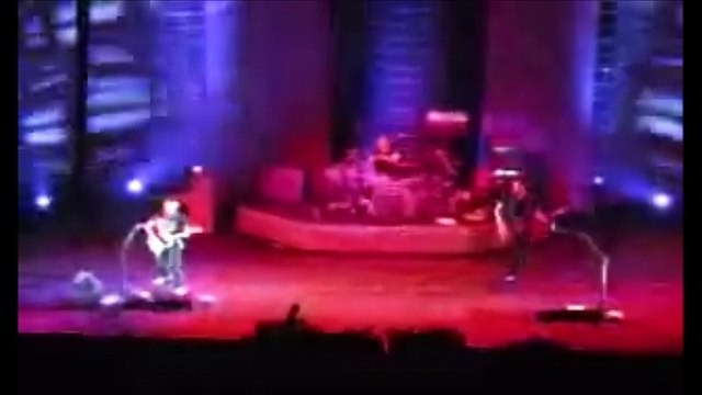 Muse - Supermassive Black Hole, Seattle Paramount Theater, 10/04/2006