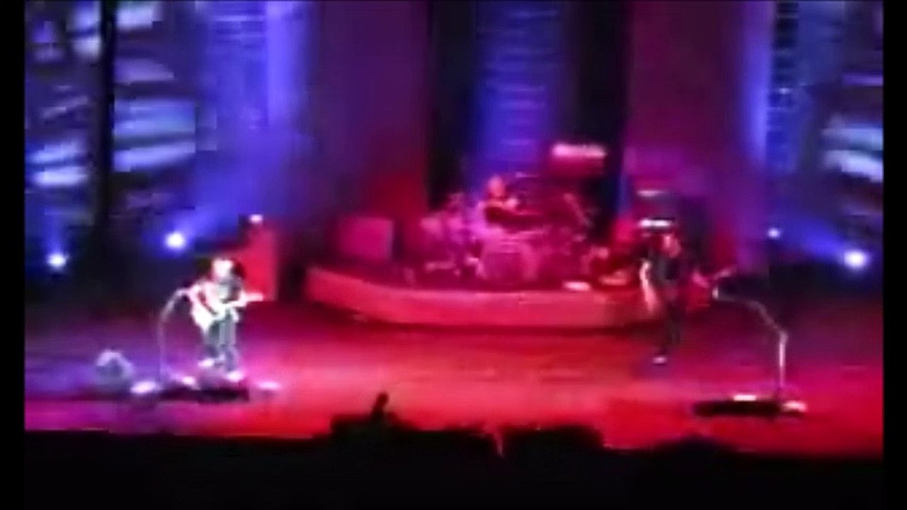 Muse - Supermassive Black Hole, Seattle Paramount Theater, 10/04/2006