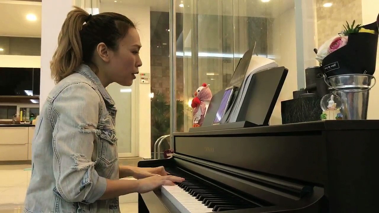 Mỹ Tâm Piano Cover 'Phía Sau Một Cô Gái