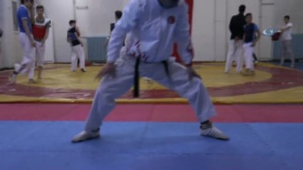 Annesi Ölümle O Rakipleriyle Savaştı 2 Altın Madalya Kazandı