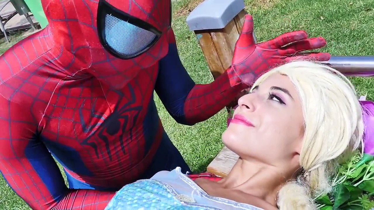 Is Frozen Elsa dead? Spiderman VS Old Maleficent death curse w/ Superman, Joker Girl, Batm
