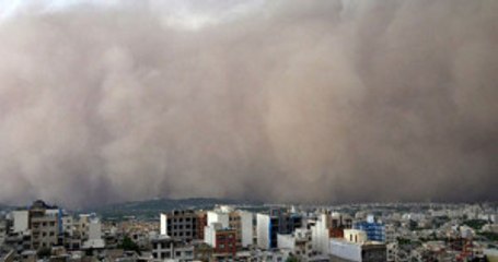 İran, Kum Fırtınasının Hasarlarından Komşusu Irak'ı Sorumlu Tuttu