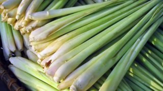 A woman without knowing 3 beauty tips from this lemongrass charge too go