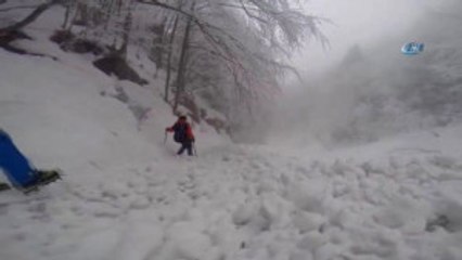 Dağcıların Uludağ'da Çığ Bölgesinden Müthiş İnişi