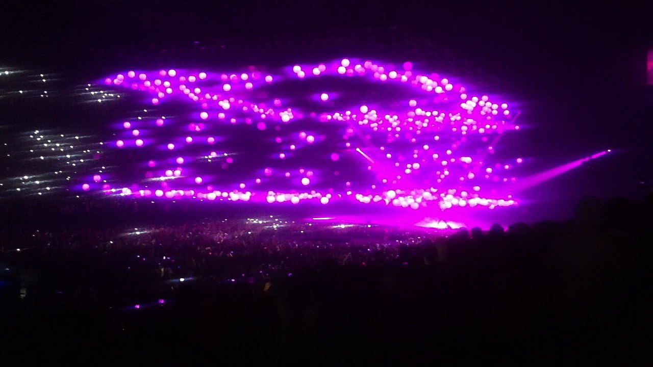 Drake à Anvers chante "Hotline Bling"