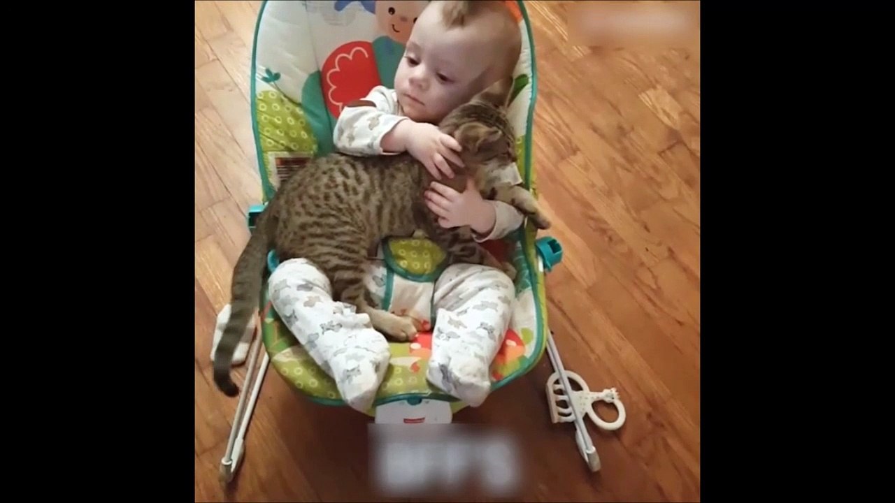 Oh le gros gros câlin du bébé... Adorable