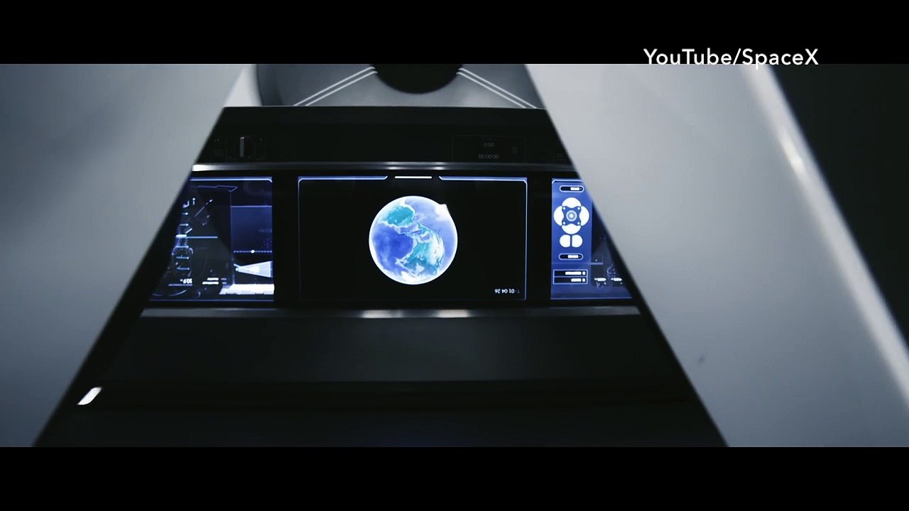 L'intérieur du vaisseau Dragon qui emmène les touristes sur la Lune