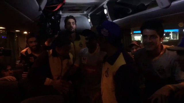 Quetta Team players celebrating their win in Bus