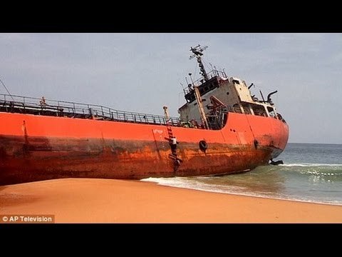 Chuyện lạ thế giới - Bí ẩn con tàu ma mắc cạn trên bờ biển Liberia