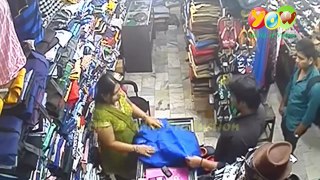 phone  chor thief caught in camera