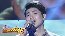 It's Showtime: Yohan Hwang sings 