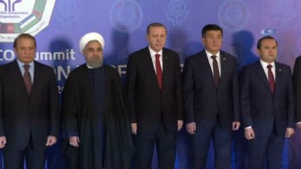 Erdoğan, İslamabad'da Aile Fotoğrafında Yer Aldı