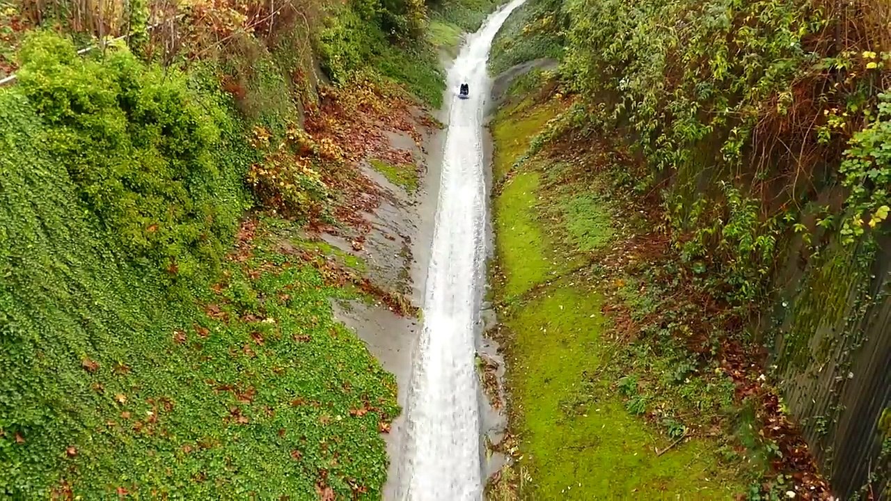Voici le «freestyle riverboarding», une idéé originale des frères Paterson