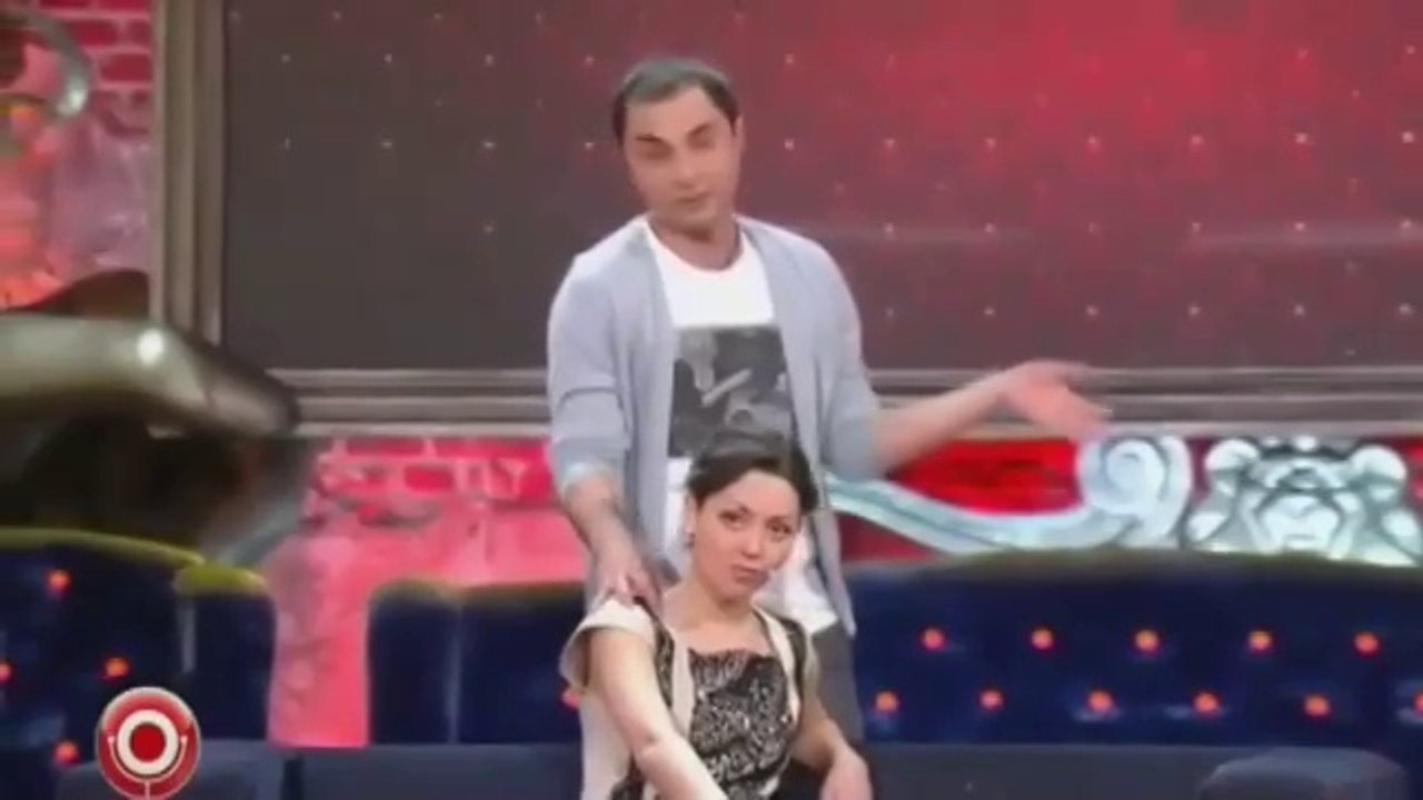 Поразительно и удивительно !!! Мужчина и женщина поменялись местами....