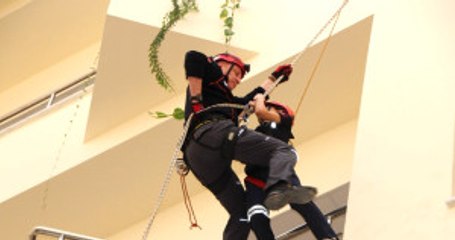 Kurtarma Tatbikatında Yaralı Rolü Yapan Öğrenci Herkesi Şaşırttı