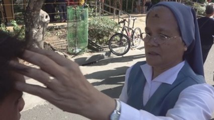 Filipinos rezan para concienciar sobre las muertes causadas por la guerra antidroga