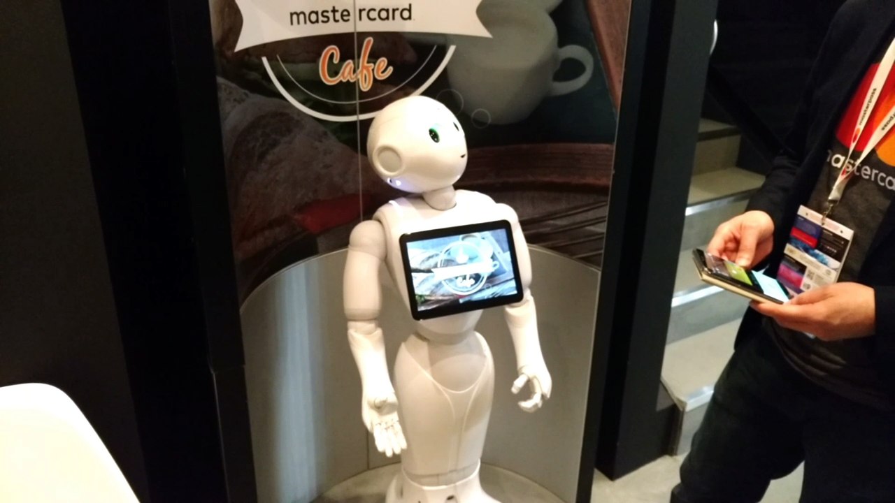 Pepper le robot-serveur et le paiement MasterCard