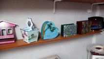 Sanat Atölyesi Ile Topluma Kazandırılıyorlar