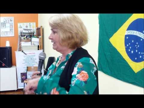 (1) Nair Fagundes recitando um poema no Café com Poesia - 88º Edição - 26-11-2016