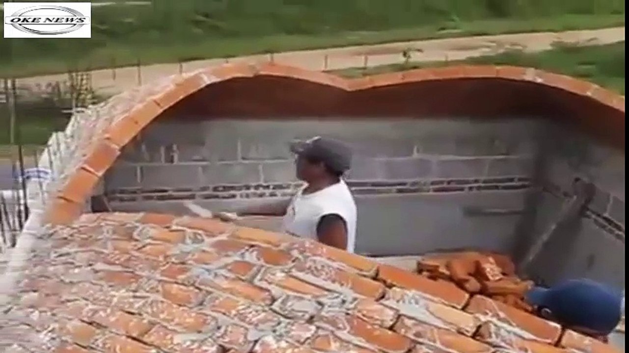 Membuat atap rumah tidak menggunakan genteng tapi dengan batu bata? Ini baru tukang bangunan dengan skill dewa.!