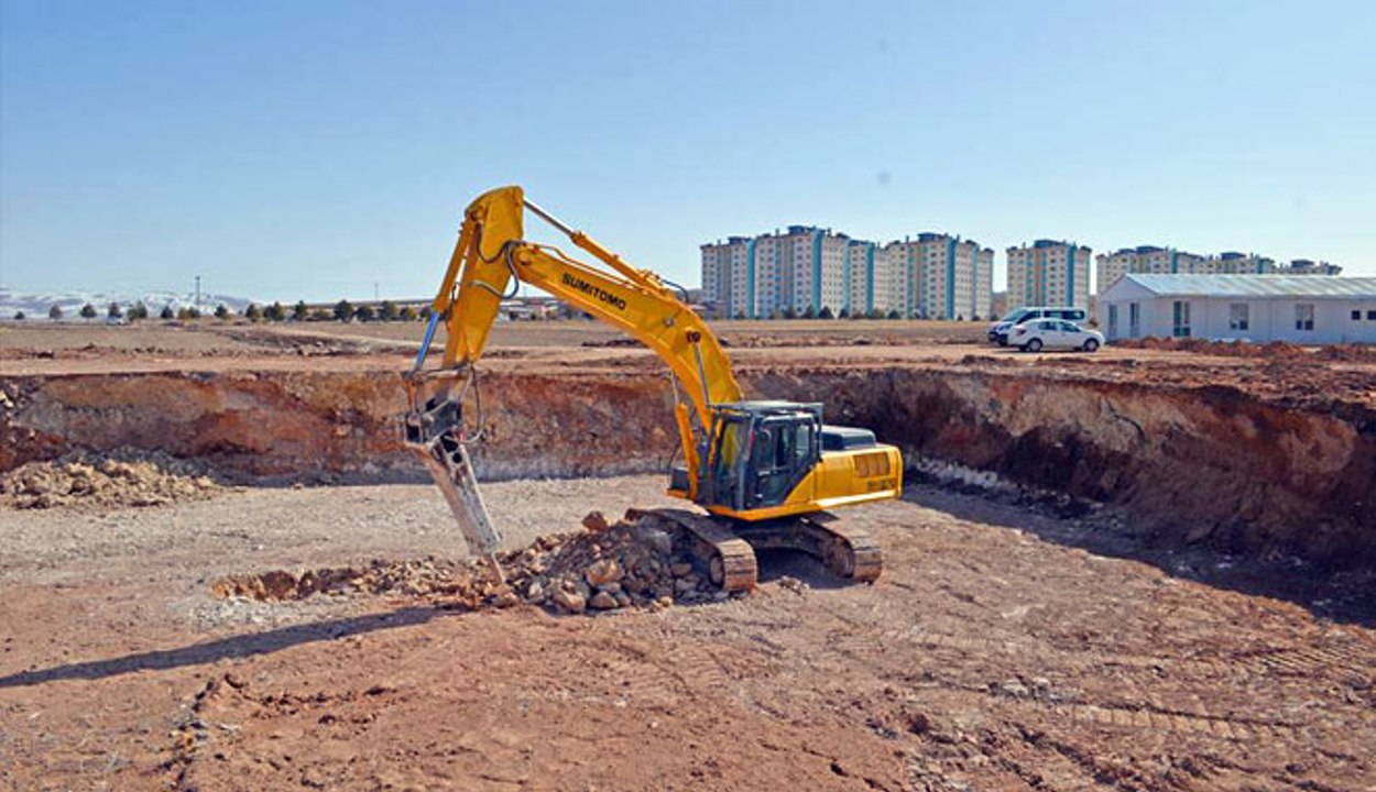 YENİ TOKİ KONUTLARI İÇİN TEMEL AÇMA ÇALIŞMALARI BAŞLADI