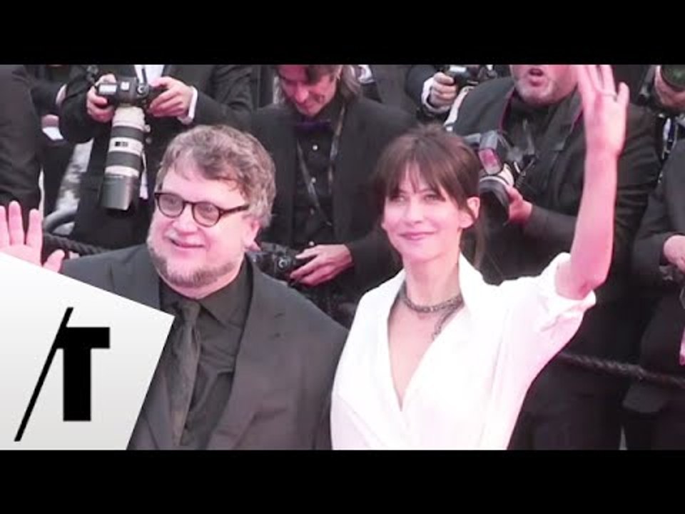 Cannes 2015 : Sophie Marceau affole la croisette avec sa robe ultra fendue